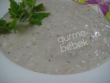 Bebeklere keşkek Bebeklere keşkek