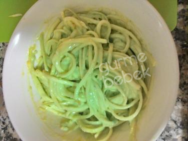 Avokadolu kabak spagetti Avokadolu kabak spagetti