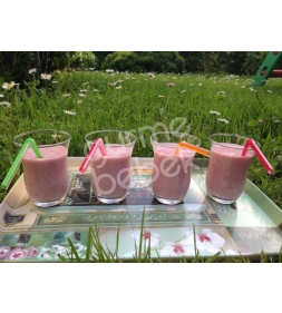 Çilekli yulaflı smoothie Çilekli yulaflı smoothie