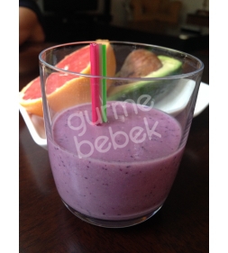 Yabanmersinli smoothie Yabanmersinli smoothie