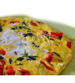 Sebzeli peynirli omlet Sebzeli peynirli omlet